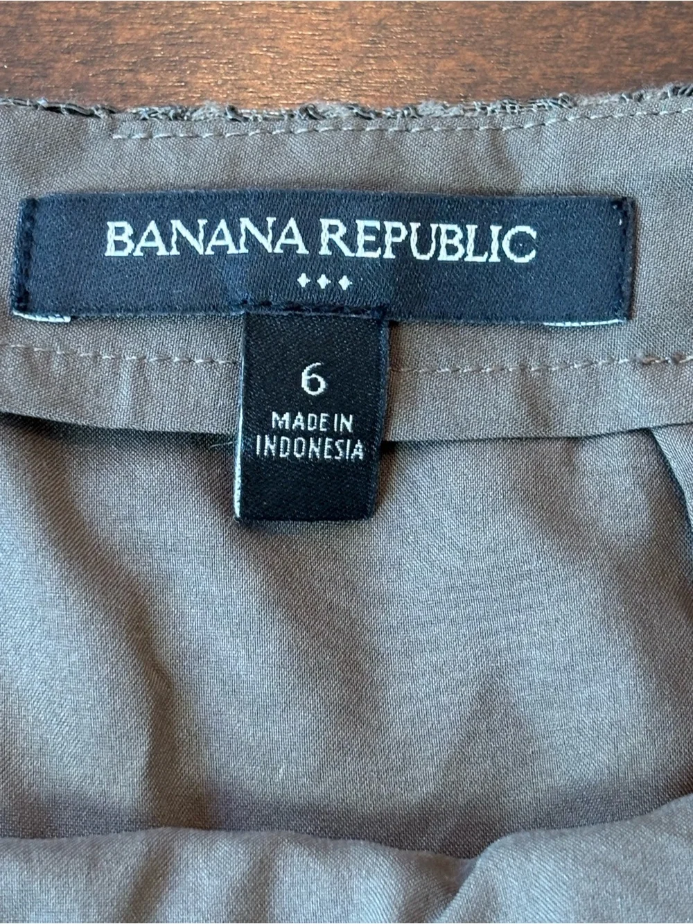 Banana Republic elegant banana